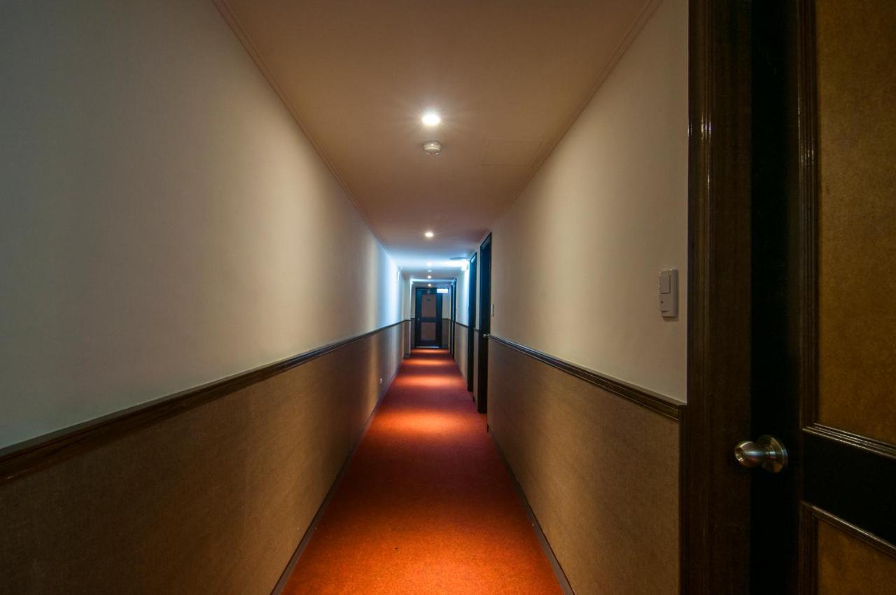 Dahua Hotel Keelung Buitenkant foto